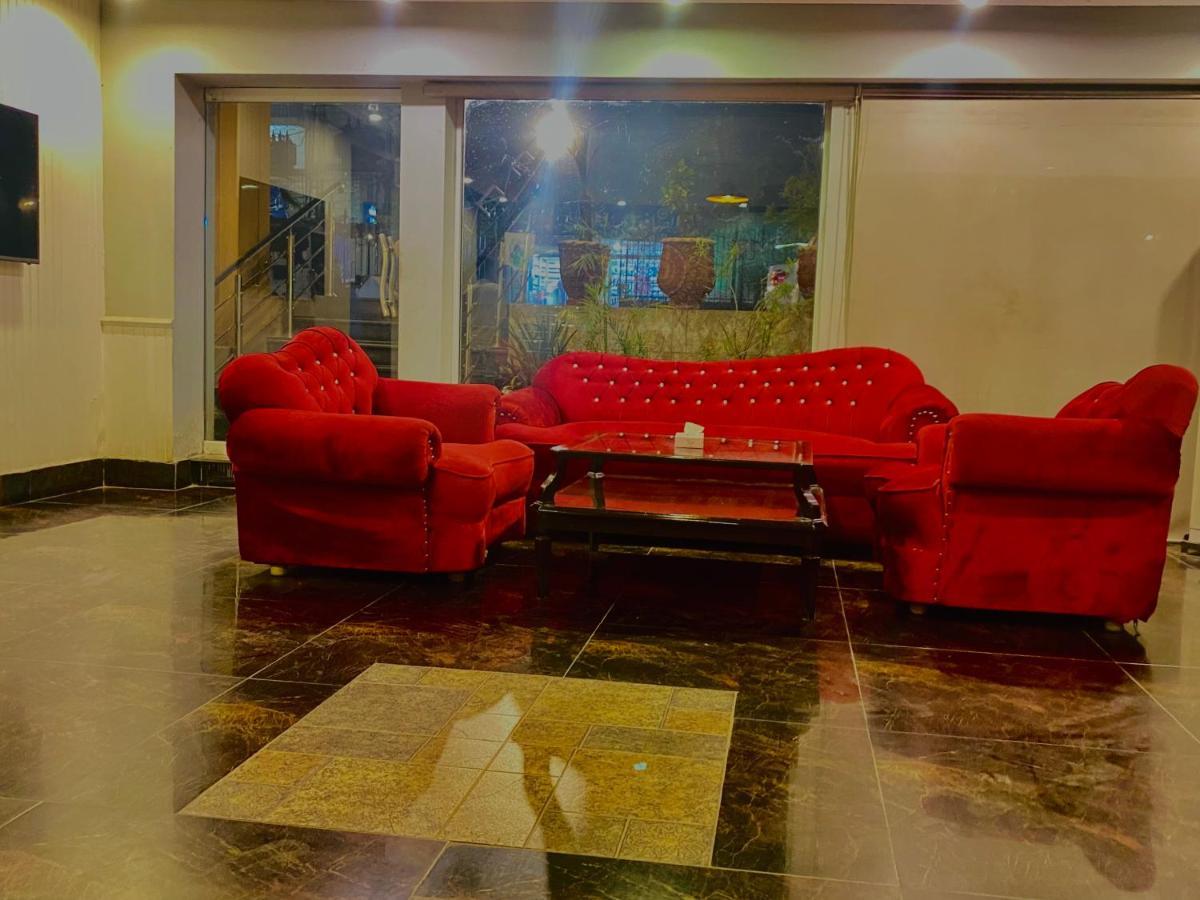 Hotel Royal One Мултан Екстер'єр фото