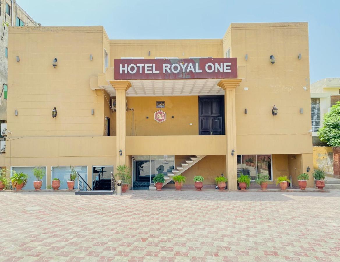 Hotel Royal One Мултан Екстер'єр фото